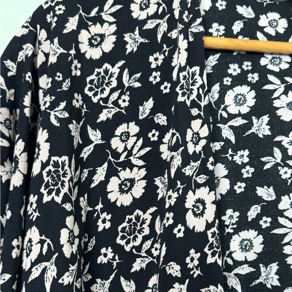 Black & Cream Floral Kimono Forever 21 Size Medium - Picture 4 of 8